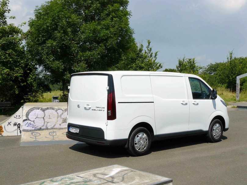 Aus jeder Perspektive ist der eDeliver 7 ansehnlich. Das Design ist von vorne bis hinten durchgestaltet. | Foto: Randolf Unruh, Maxus Aus jeder Perspektive ist der eDeliver 7 ansehnlich. Das Design ist von vorne bis hinten durchgestaltet. | Foto: Randolf Unruh, Maxus
