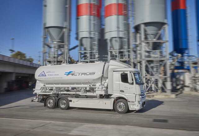 Seit letztem Jahr auch in Deutschland unterwegs: der Mercedes-Benz eActros für 25 Tonnen Gesamtgewicht und mit bis zu 200 Kilometer Reichweite. | Fotos: Daimler Seit letztem Jahr auch in Deutschland unterwegs: der Mercedes-Benz eActros für 25 Tonnen Gesamtgewicht und mit bis zu 200 Kilometer Reichweite. | Fotos: Daimler