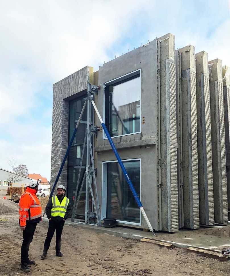 Depoflex: Das sichere Zwischenlager für Fertigteil-Wandplatten kann sowohl auf der Baustelle, als auch im Fertigteilwerk punkten. | Foto: Robusta-Gaukel Depoflex: Das sichere Zwischenlager für Fertigteil-Wandplatten kann sowohl auf der Baustelle, als auch im Fertigteilwerk punkten. | Foto: Robusta-Gaukel