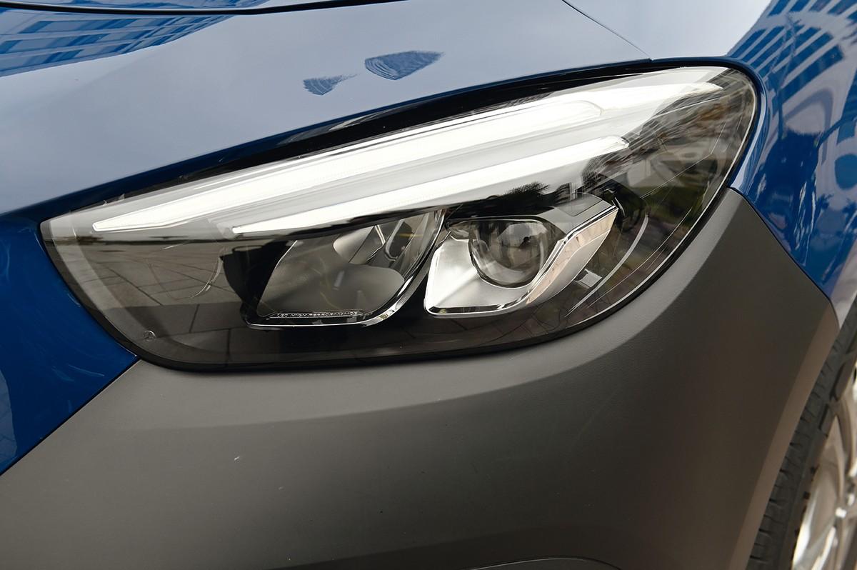 Auf Wunsch gibt es LED-Scheinwerfer. Serienmäßig ist H7-Licht verbaut. | Foto: Quatex