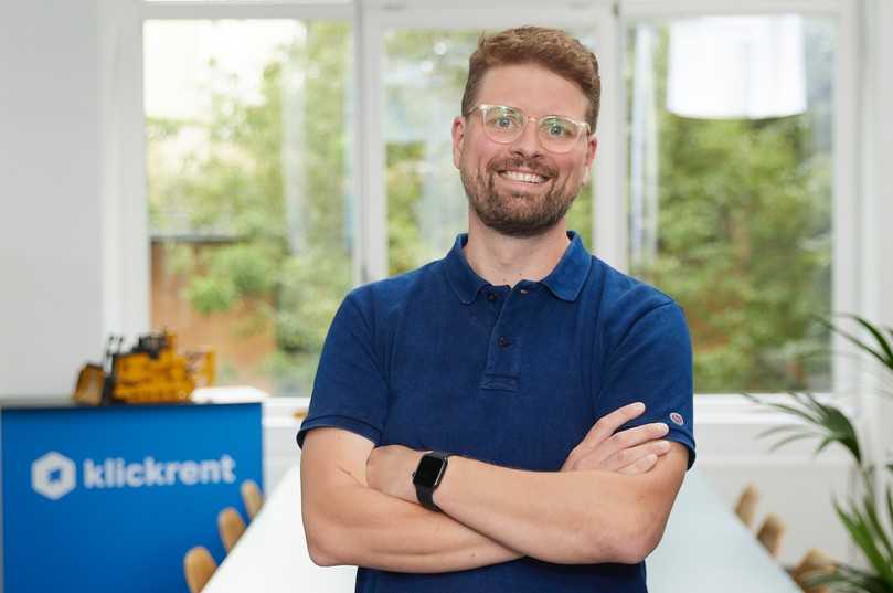 Große Flexibilität dank Plattform-Modell: Klickrent-Geschäftsführer Tobias Sudbrock kann Mietkunden immer die passenden Baumaschinen anbieten. | Foto: Klickrent Große Flexibilität dank Plattform-Modell: Klickrent-Geschäftsführer Tobias Sudbrock kann Mietkunden immer die passenden Baumaschinen anbieten. | Foto: Klickrent