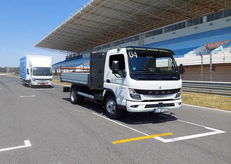 Koffer, Kipper, Pritsche und diverse Speziallösungen des elektrisch angetriebenen eCanter sind teils direkt ab Werk zu haben. | Foto: Daimler Truck, Oliver Willms Koffer, Kipper, Pritsche und diverse Speziallösungen des elektrisch angetriebenen eCanter sind teils direkt ab Werk zu haben. | Foto: Daimler Truck, Oliver Willms