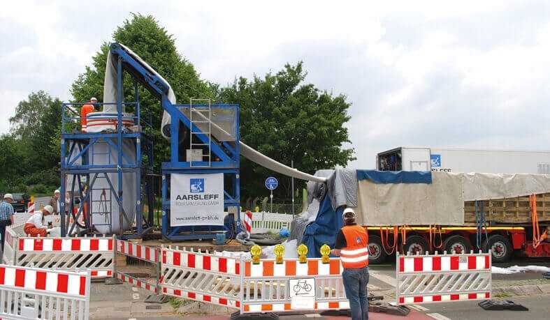 Vorbereitung der Inversion des Liners | Foto: bi/zu Eulenburg Vorbereitung der Inversion des Liners | Foto: bi/zu Eulenburg