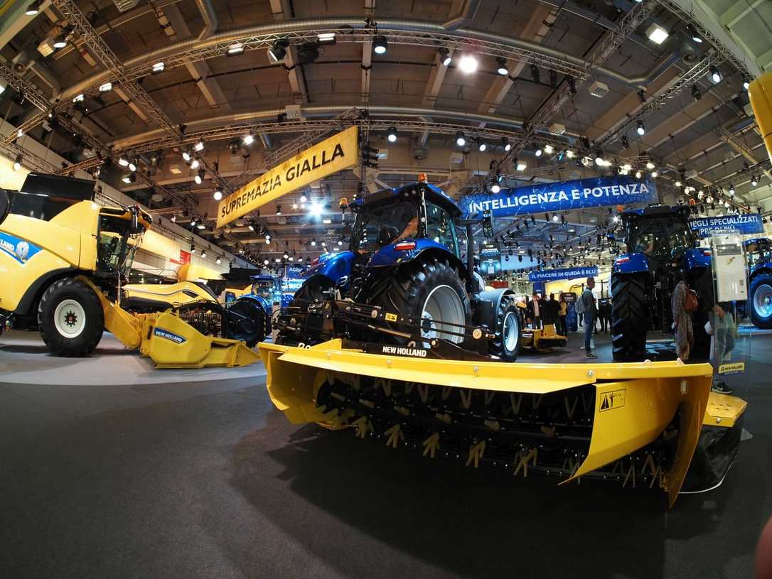 Landtechnikmesse EIMA: Italienischer Markt für GaLaBau-Geräte wächst Landtechnikmesse EIMA: Italienischer Markt für GaLaBau-Geräte wächst
