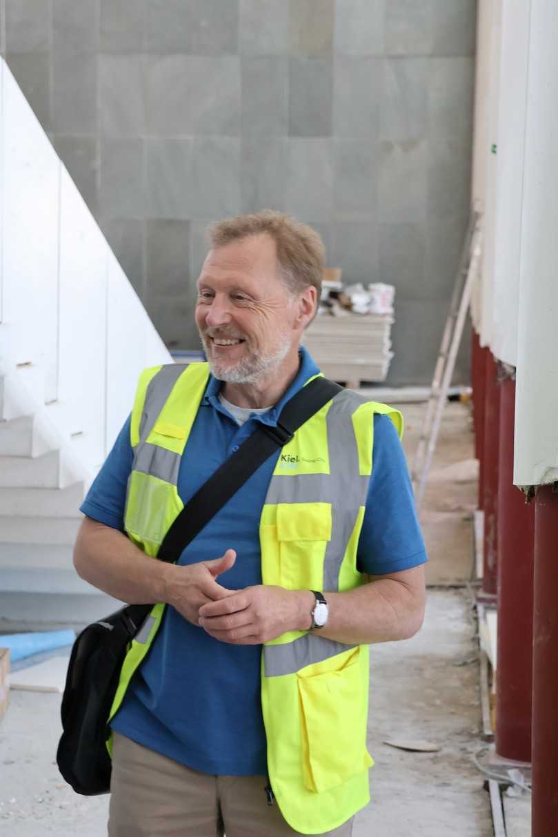 Spezialist für Theaterbauten und Projektleiter bei der Neugestaltung des Konzertsaales Kieler Schloss: Hendrik Euling-Stahl. | Foto: B.Hinrichs Spezialist für Theaterbauten und Projektleiter bei der Neugestaltung des Konzertsaales Kieler Schloss: Hendrik Euling-Stahl. | Foto: B.Hinrichs