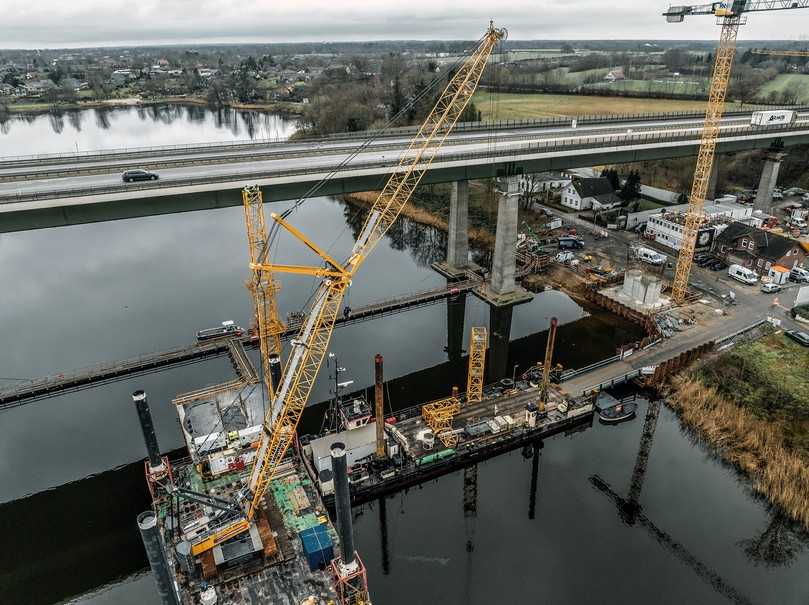 Möglich machte die Montage ein Liebherr Raupenkran LR 1250, der im österreichischen Nenzing produziert wird. | Foto: Liebherr Möglich machte die Montage ein Liebherr Raupenkran LR 1250, der im österreichischen Nenzing produziert wird. | Foto: Liebherr