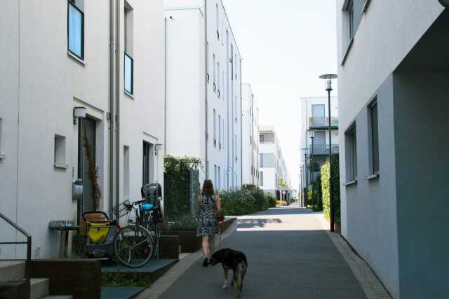 Heidelberger Bahnstadt: Passivhäuser weisen auch bei Sommerhitze ein gutes und kühles Innenklima auf. Dazu ist allerdings eine fachgerechte Planung unverzichtbar. | Foto: Passivhaus Institut Heidelberger Bahnstadt: Passivhäuser weisen auch bei Sommerhitze ein gutes und kühles Innenklima auf. Dazu ist allerdings eine fachgerechte Planung unverzichtbar. | Foto: Passivhaus Institut