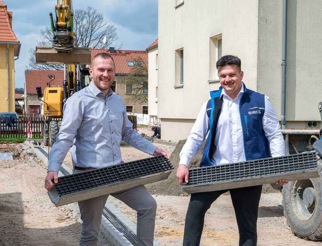 Neue Betonrinne zur Entwässerung von Birco Neue Betonrinne zur Entwässerung von Birco