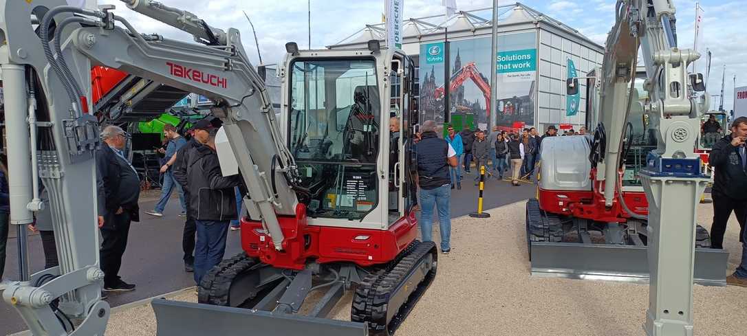 Takeuchi präsentiert drei neue Bagger Takeuchi präsentiert drei neue Bagger