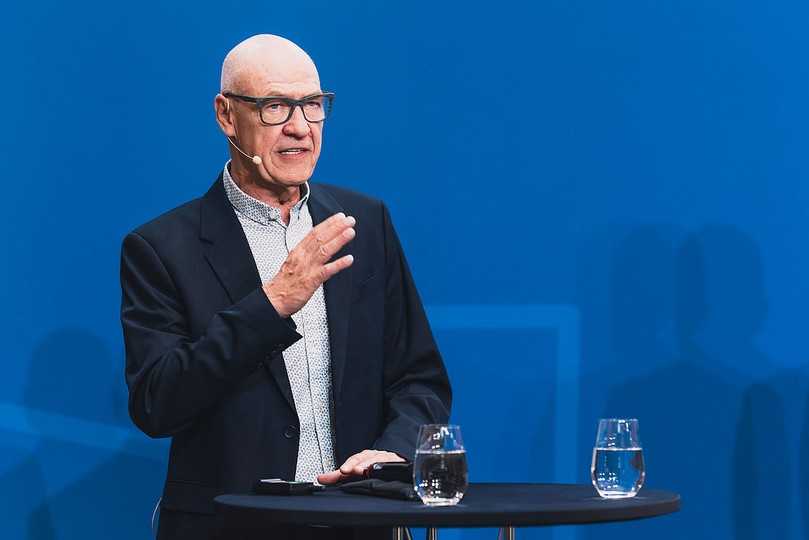 Zeigte die immense Bedeutung des Wohnungsbaus für die deutsche Wirtschaft auf: Prof. Dr. Martin Gornig, DIW Forschungsleiter | Foto: Tobias Seifert Zeigte die immense Bedeutung des Wohnungsbaus für die deutsche Wirtschaft auf: Prof. Dr. Martin Gornig, DIW Forschungsleiter | Foto: Tobias Seifert