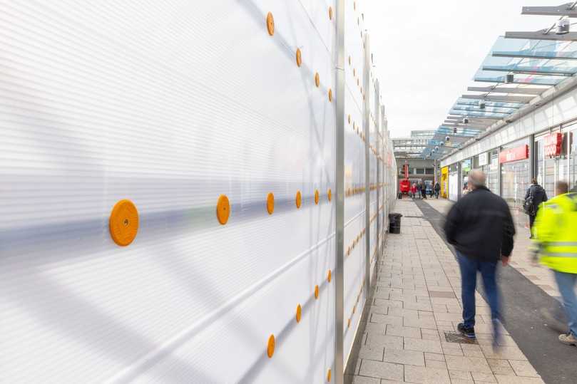 Die blickdichten, aber lichtdurchlässigen Cladding-Paneele erlauben eine vollständige Trennung zwischen Umfeld und Bauwerk. | Foto: Peri Deutschland/Andreas Tausend Die blickdichten, aber lichtdurchlässigen Cladding-Paneele erlauben eine vollständige Trennung zwischen Umfeld und Bauwerk. | Foto: Peri Deutschland/Andreas Tausend