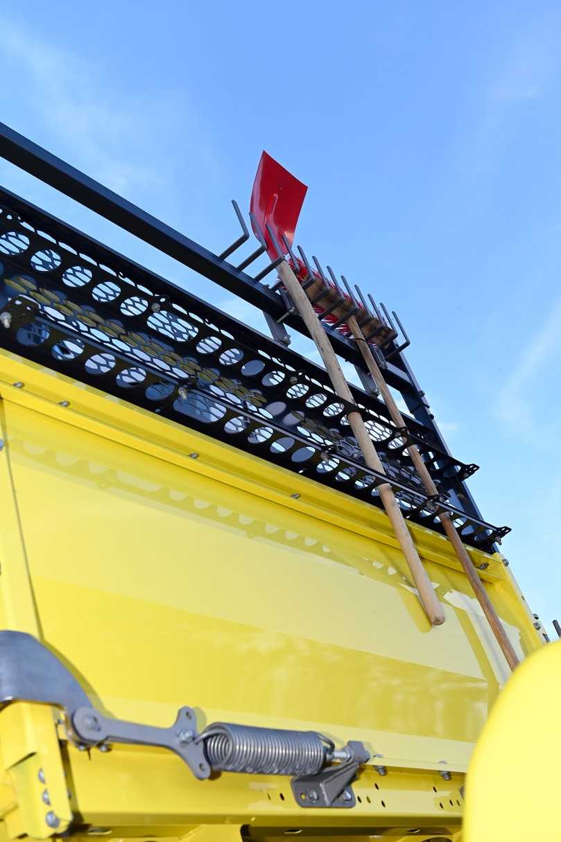 Die Besenhalter sollen für eine übersichtliche Aufbewahrung sorgen | Foto: Hausmann/Quatex Die Besenhalter sollen für eine übersichtliche Aufbewahrung sorgen | Foto: Hausmann/Quatex