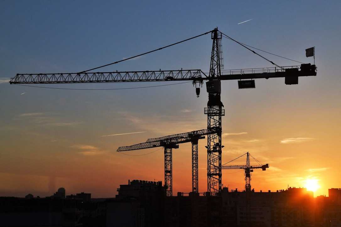 Bauhauptgewerbe: Auftragseingang zieht im März kräftig an