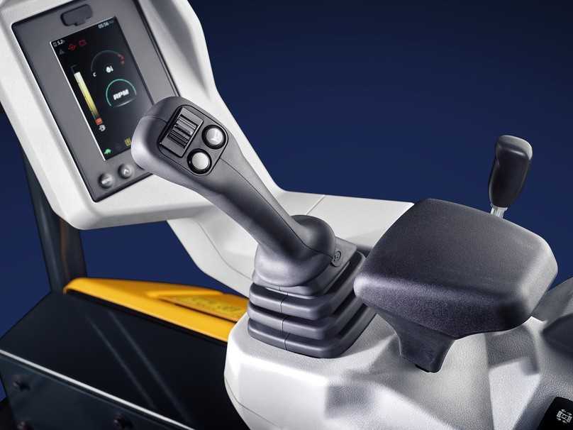 Wasserdichtes 5-Zoll-Digitaldisplay und Hydraulik-Joystick in den Hyundai-Minibaggern der A-Baureihe. | Foto: HD Hyundai Wasserdichtes 5-Zoll-Digitaldisplay und Hydraulik-Joystick in den Hyundai-Minibaggern der A-Baureihe. | Foto: HD Hyundai
