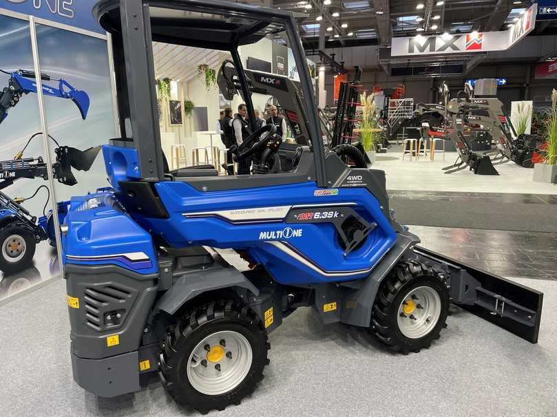 Der Multilader 6.3S k verfügt über zwei Fahrstufen mit bis zu 20 km/h Höchstgeschwindigkeit und eine beachtliche Schubkraft (2.050 Kilogramm-force). | Foto: Multione Der Multilader 6.3S k verfügt über zwei Fahrstufen mit bis zu 20 km/h Höchstgeschwindigkeit und eine beachtliche Schubkraft (2.050 Kilogramm-force). | Foto: Multione