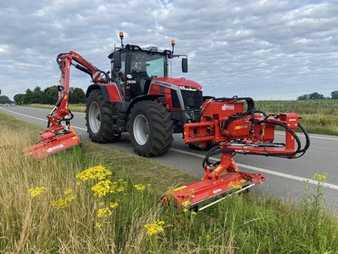 Mäher und Mulcher am langen Arm