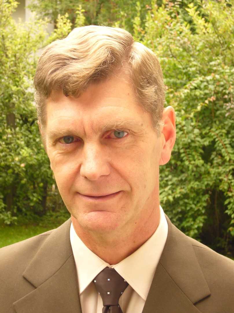 Der Autor, Dipl.-Ing. Agr. Hans Ruhdorfer, ist ehemaliger Head-Greenkeeper beim Golfclub Wörthsee und war von 2007 bis 2015 erster Vorsitzender beim Greenkeeper Verband Bayern. Aktuell ist er noch im Prüfungsausschuss Fachagrarwirt Greenkeeper und Fachagrarwirt Headgreenkeeper tätig. E-Mail Kontakt: ruhdorfer.golf@icloud.com | Foto: Ruhdorfer Der Autor, Dipl.-Ing. Agr. Hans Ruhdorfer, ist ehemaliger Head-Greenkeeper beim Golfclub Wörthsee und war von 2007 bis 2015 erster Vorsitzender beim Greenkeeper Verband Bayern. Aktuell ist er noch im Prüfungsausschuss Fachagrarwirt Greenkeeper und Fachagrarwirt Headgreenkeeper tätig. E-Mail Kontakt: ruhdorfer.golf@icloud.com | Foto: Ruhdorfer
