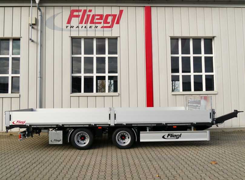 Die Pritschenlänge von 6,50 m stellt ein Sondermaß des Zentralachsanhänger für 10,1 t Nutzlast dar. | Foto: Fliegl Die Pritschenlänge von 6,50 m stellt ein Sondermaß des Zentralachsanhänger für 10,1 t Nutzlast dar. | Foto: Fliegl