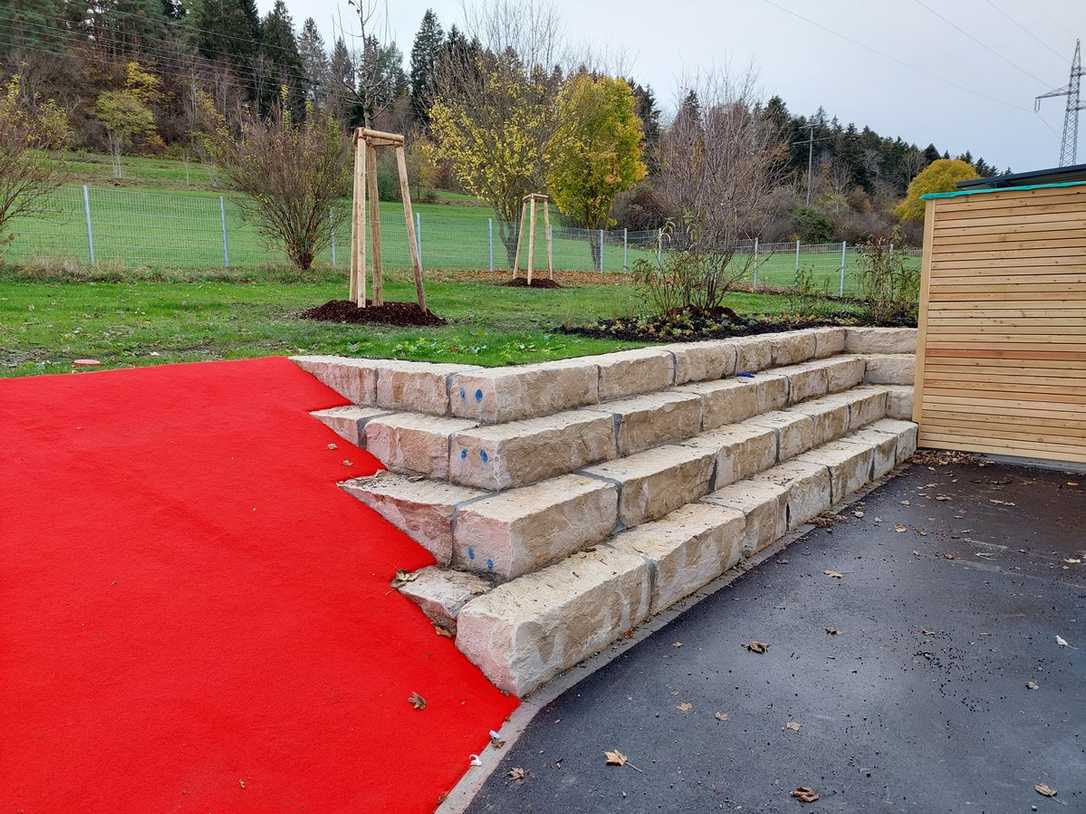 Storz-Gruppe errichtet Spielplatz für Kita Storz-Gruppe errichtet Spielplatz für Kita
