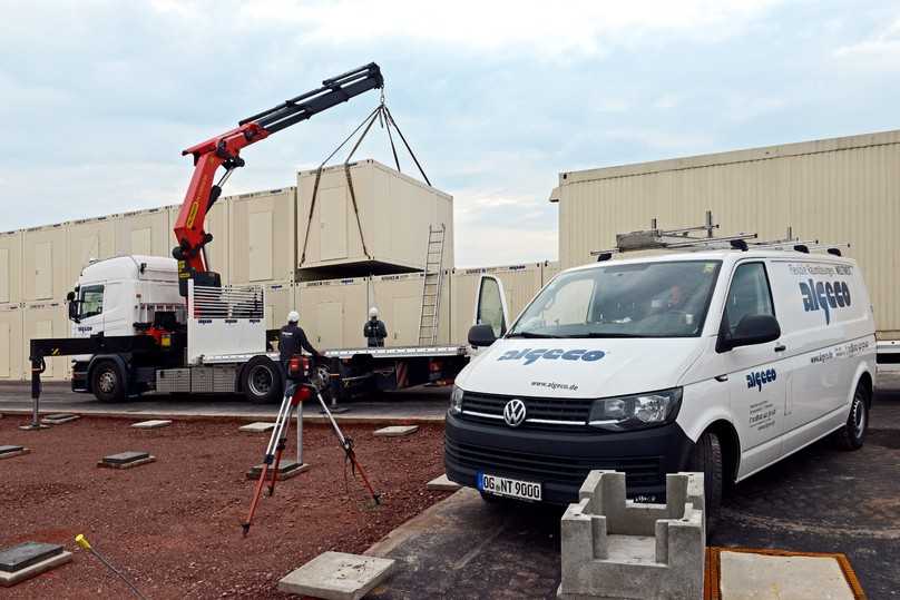 Der Projektmanager von Algeco berät die Kunden und ist ihr zentraler Ansprechpartner in allen Bauphasen. Ändert sich die Situation kurzfristig, kann er schnell reagieren. | Foto: Algeco Der Projektmanager von Algeco berät die Kunden und ist ihr zentraler Ansprechpartner in allen Bauphasen. Ändert sich die Situation kurzfristig, kann er schnell reagieren. | Foto: Algeco