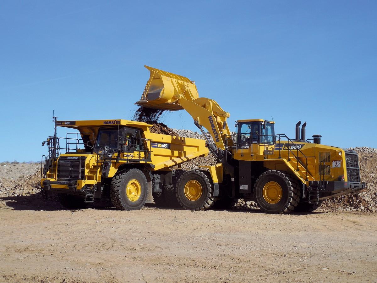 Im Ladespiel sind WA600 und HD605 eine perfekte Kombination – Besucherinnen und Besucher der Steinexpo 2023 können sich im Rahmen der Steinexpo-Live-Demo selbst von diesem Duo überzeugen. | Foto: Komatsu