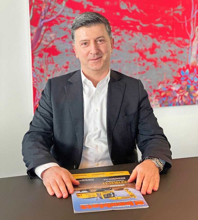 Fachmedien sind für Baumaschinen-Profi Göksel Güner ein wichtiges Informationsmittel. | Foto: Baublatt Österreich Fachmedien sind für Baumaschinen-Profi Göksel Güner ein wichtiges Informationsmittel. | Foto: Baublatt Österreich