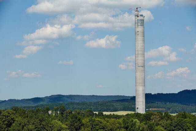 Im baden-württembergischen Rottweil entstand ein einzigartiger Testturm, in dem seit Dezember 2016 neue Aufzüge erprobt und zertifiziert werden. Im baden-württembergischen Rottweil entstand ein einzigartiger Testturm, in dem seit Dezember 2016 neue Aufzüge erprobt und zertifiziert werden.