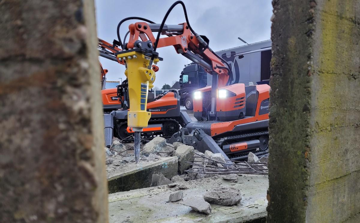 Starke Beleuchtung: Die hellen LED-Scheinwerfer steigern die Effizienz am Einsatzort. | Foto: B_I/bb