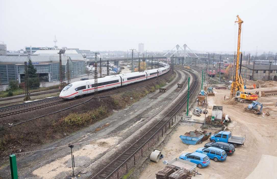 Schienengipfel: Bund zahlt 40 Milliarden zusätzlich für die Bahn Schienengipfel: Bund zahlt 40 Milliarden zusätzlich für die Bahn