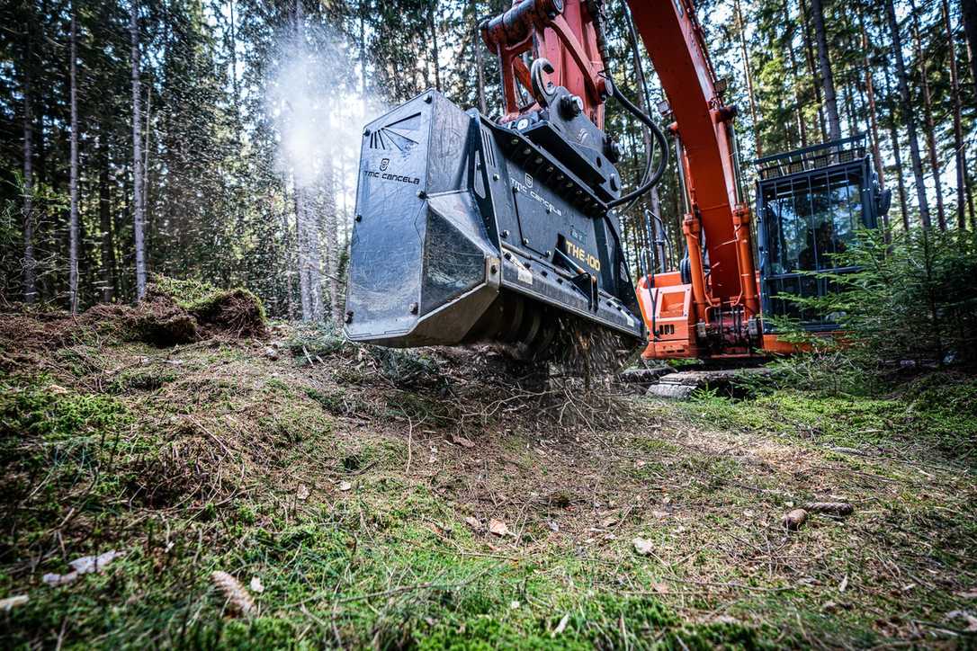 Mulcher von TMC für Bagger für Grünpflege und Forst Mulcher von TMC für Bagger für Grünpflege und Forst