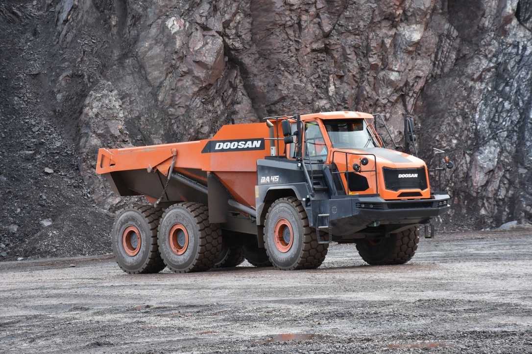 10.000 knickgelenkte Hyundai-Doosan-Muldenkipper in Elnesvagen Norwegen produziert 10.000 knickgelenkte Hyundai-Doosan-Muldenkipper in Elnesvagen Norwegen produziert