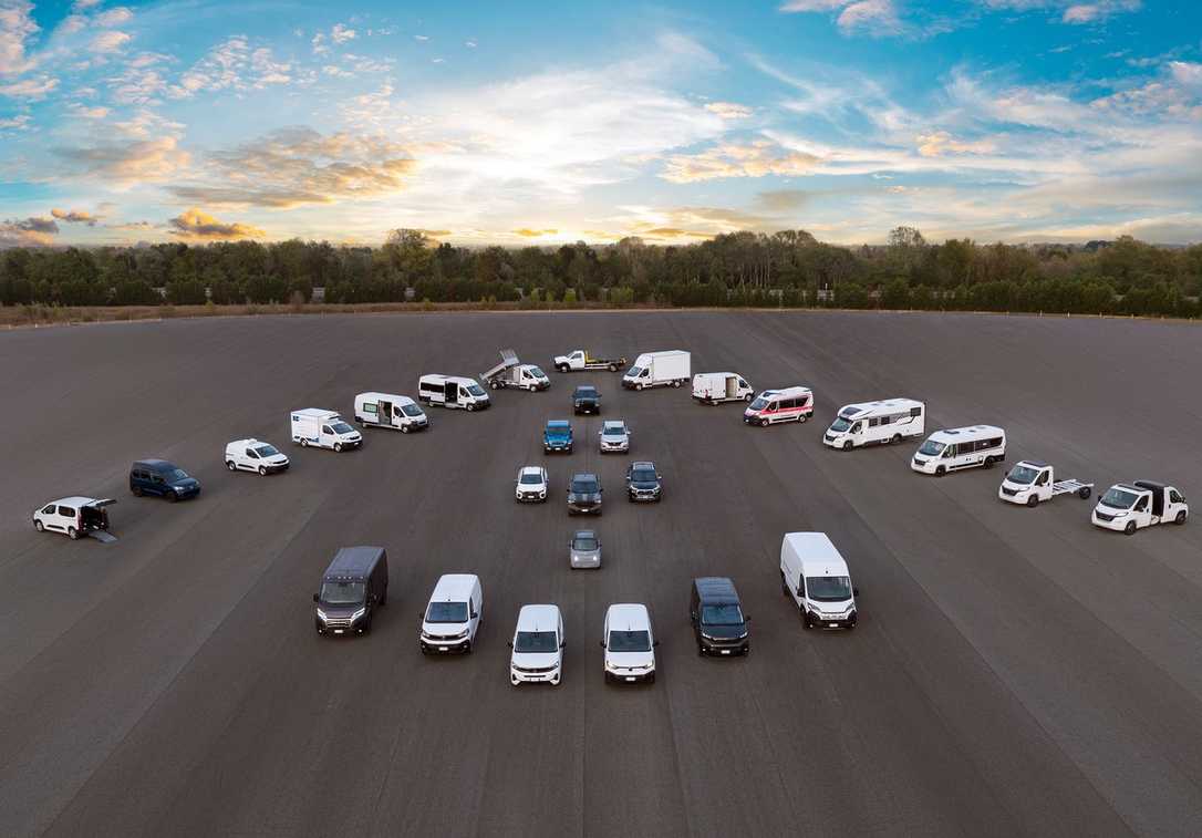 Die vereinten Transporter von Citroën, Fiat, Opel, und Peugeot im einheitlichen Auftritt Die vereinten Transporter von Citroën, Fiat, Opel, und Peugeot im einheitlichen Auftritt
