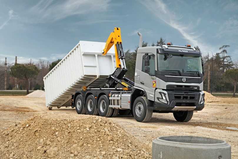 Der neue Abrollkipper HP 20 A TEC: Mit der "Memory Position"-Funktion mit voreingestelltem Hakenhöhenstopp lassen sich schwere Container ganz sanft absetzen. | Foto: Palfinger Der neue Abrollkipper HP 20 A TEC: Mit der "Memory Position"-Funktion mit voreingestelltem Hakenhöhenstopp lassen sich schwere Container ganz sanft absetzen. | Foto: Palfinger