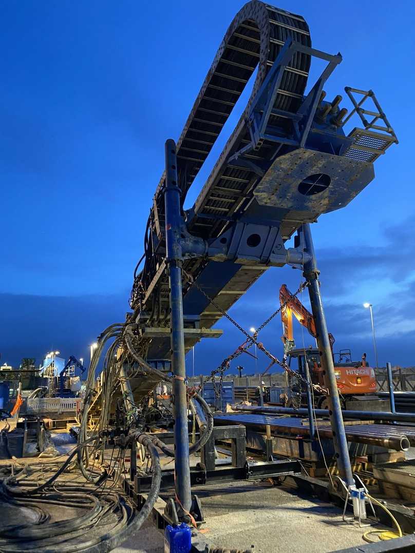 LMRs 250-Tonnen-HDD-Rig auf der Mulde | Foto: LMR Drilling LMRs 250-Tonnen-HDD-Rig auf der Mulde | Foto: LMR Drilling