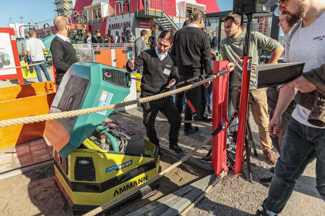 Verdichtung bei Ammann: Elektrisch, wendig und mit dem Innovationspreis ausgezeichnet Verdichtung bei Ammann: Elektrisch, wendig und mit dem Innovationspreis ausgezeichnet