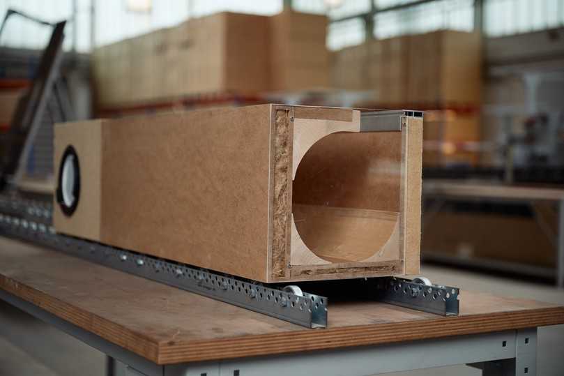 Leipfinger-Bader zeigt zum erstenmal in Stuttgart seinen neuen Holz-Rolladenkasten. | Foto: Leipfinger-Bader Leipfinger-Bader zeigt zum erstenmal in Stuttgart seinen neuen Holz-Rolladenkasten. | Foto: Leipfinger-Bader