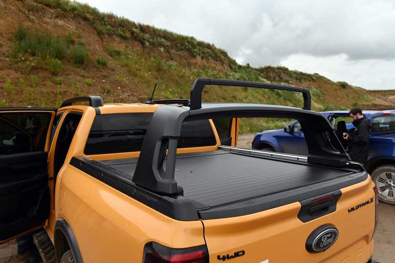 Ford Ranger Wildtrack X: Parktisch fürs Bauhandwerk ist der Leiterhalter. | Foto: Frank Hausmann Ford Ranger Wildtrack X: Parktisch fürs Bauhandwerk ist der Leiterhalter. | Foto: Frank Hausmann