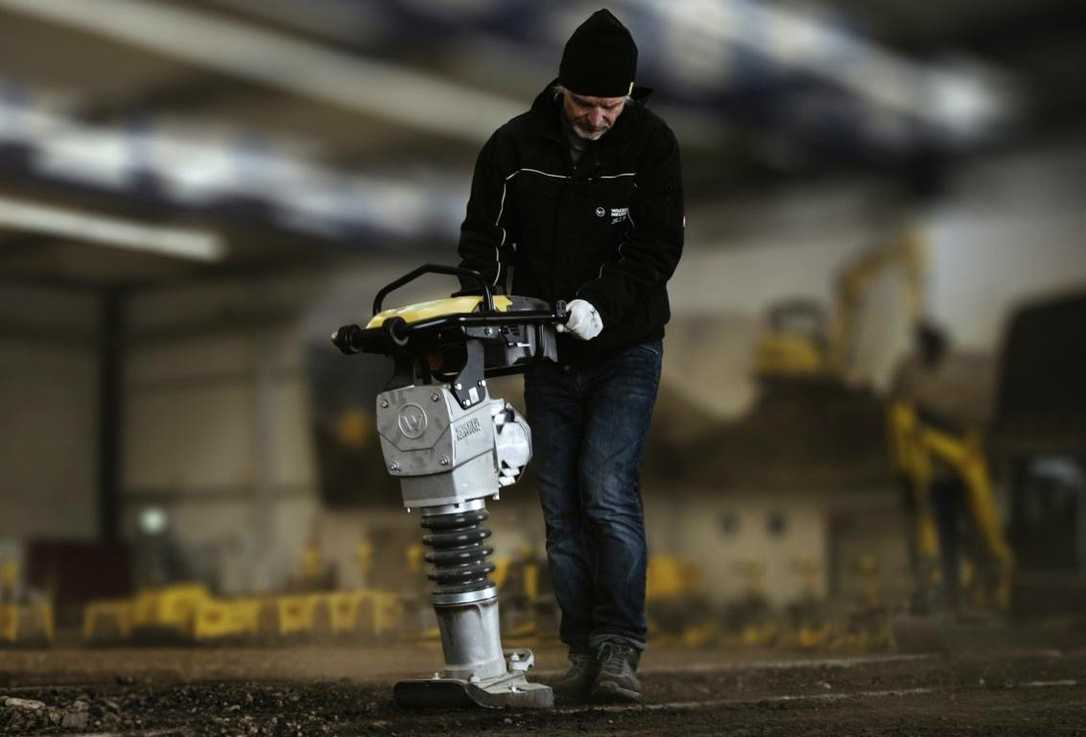 Wacker Neuson zero emission Akkustampfer AS62e und AS68e und Rüttelplatte WP1550e Wacker Neuson zero emission Akkustampfer AS62e und AS68e und Rüttelplatte WP1550e