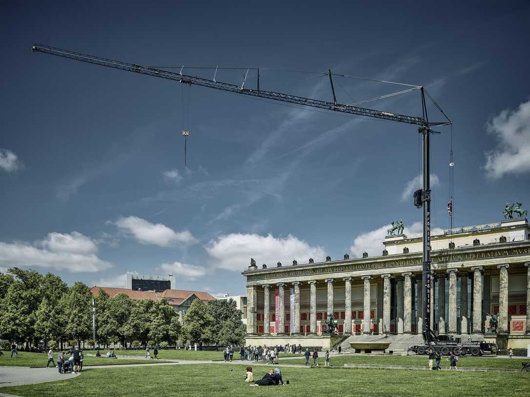 Berliner Krandienstleister Fröhlich Bau erweitert seine Liebherr-Flotte Berliner Krandienstleister Fröhlich Bau erweitert seine Liebherr-Flotte