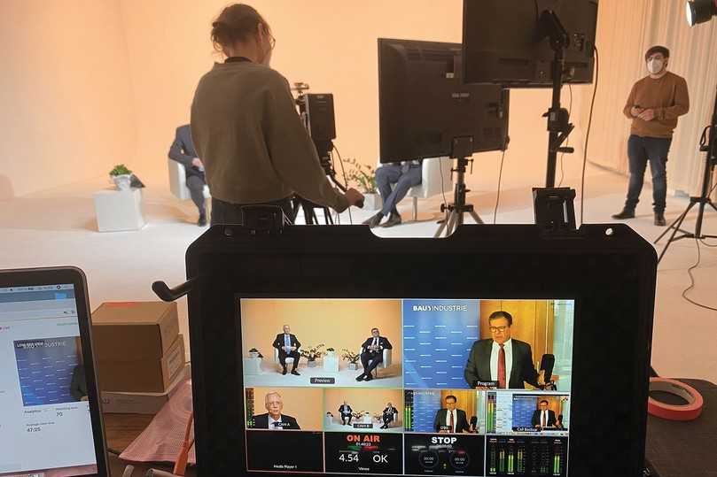 Die erste Station der Online-Tagung ging direkt in das „Hauptstadtstudio“ in Berlin, von wo der im Januar noch als HDB-Hauptgeschäftsführer tätige Dieter Babiel einen Überblick über das aktuelle Baugeschehen gab. | Foto: rbv Die erste Station der Online-Tagung ging direkt in das „Hauptstadtstudio“ in Berlin, von wo der im Januar noch als HDB-Hauptgeschäftsführer tätige Dieter Babiel einen Überblick über das aktuelle Baugeschehen gab. | Foto: rbv