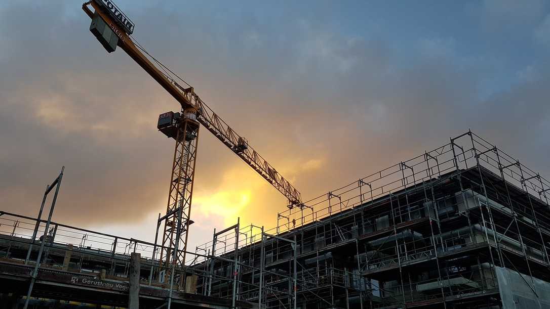 Tarifkonflikt am Bau: Baugewerbe Schleswig-Holstein kritisiert Bauindustrie