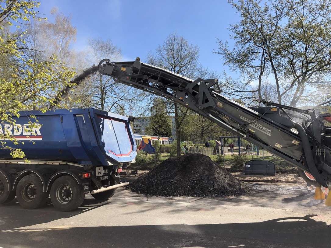 Neues Rechtsgutachten: Ausbauasphalt kann Nebenprodukt sein Neues Rechtsgutachten: Ausbauasphalt kann Nebenprodukt sein
