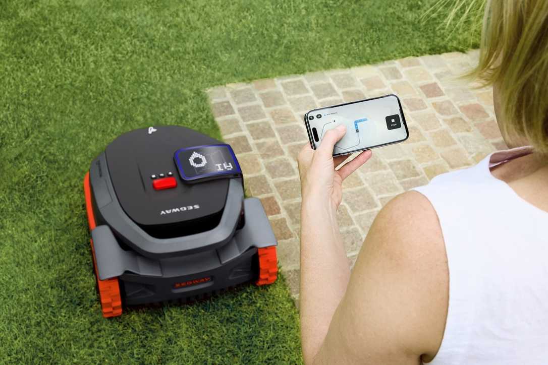 Segway: Neue Mähroboter auf der Demopark für Profis und Heimwerker Segway: Neue Mähroboter auf der Demopark für Profis und Heimwerker