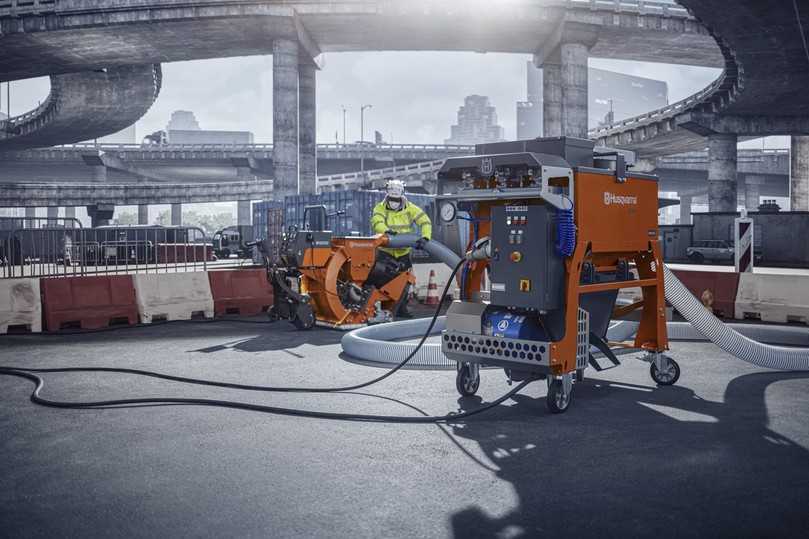 Husqvarna Kugelstrahlmaschinen eignen sich zur Entfernung von Beschichtungen, Markierungen und Gummi auf Autobahnen einsetzen. Geeignet sind sie auch für die Verbesserung der Griffigkeit von Straßen. | Foto: Husqvarna Construction Husqvarna Kugelstrahlmaschinen eignen sich zur Entfernung von Beschichtungen, Markierungen und Gummi auf Autobahnen einsetzen. Geeignet sind sie auch für die Verbesserung der Griffigkeit von Straßen. | Foto: Husqvarna Construction